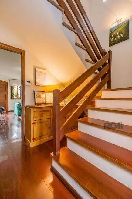 Imagem Casa 279m² - 4 dormitórios, 3 vagas no bairro Santa Tereza
