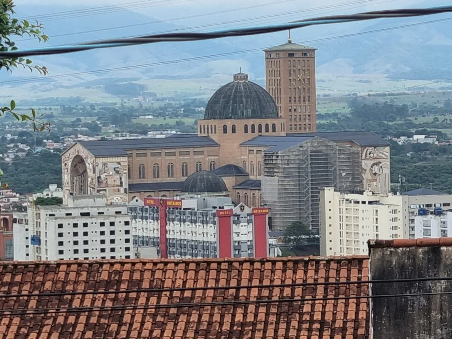 Imagem Terreno de 250m² à venda em Aparecida com projeto aprovado para 16 lofts modernos, ideal para uso residencial ou comercial, com vista incrível para a