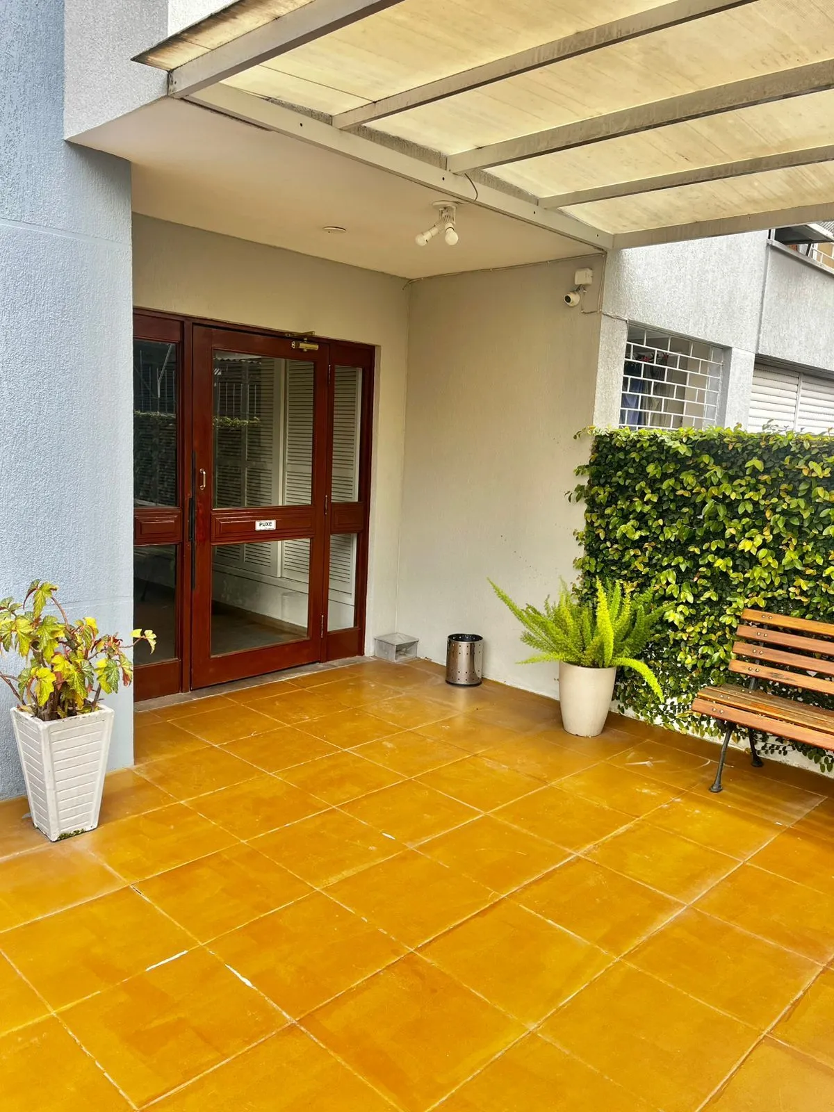 Imagem Apto de 02 dorm, banho, sala, coz, area, banho aux, dep, vaga no Cristo Redentor