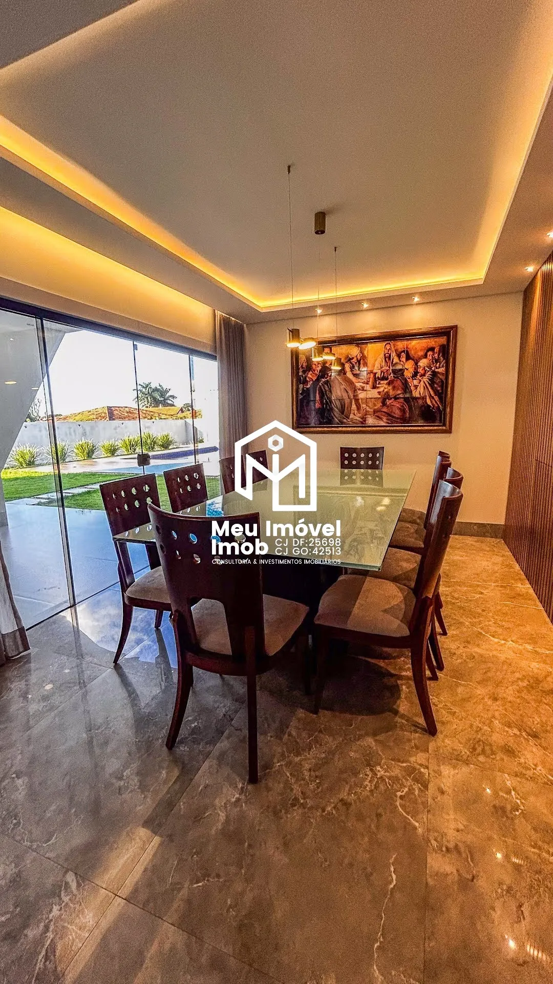 Imagem Casa 4 Quartos 4 Suítes 12 Vagas 540m² Piscina Churrasqueira