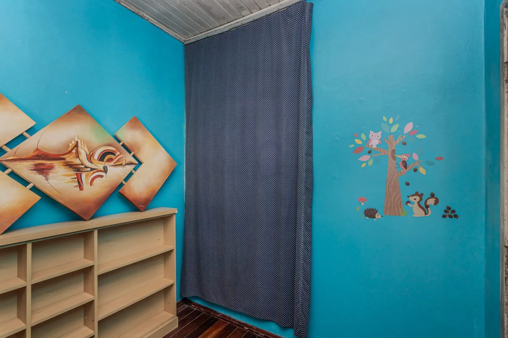 Imagem Casa no bairro Jardim Botânico de 3 dormitórios e garagem e terreno com 370m²