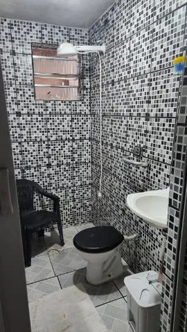 Imagem VENDA DE SOBRADO NO PARQUE RODRIGO BARRETO, EM ARUJÁ/SP, 250m² com 3 quartos, suíte, varanda, quintal e garagem fechada para 2 autos. CONSULTE-NOS.
