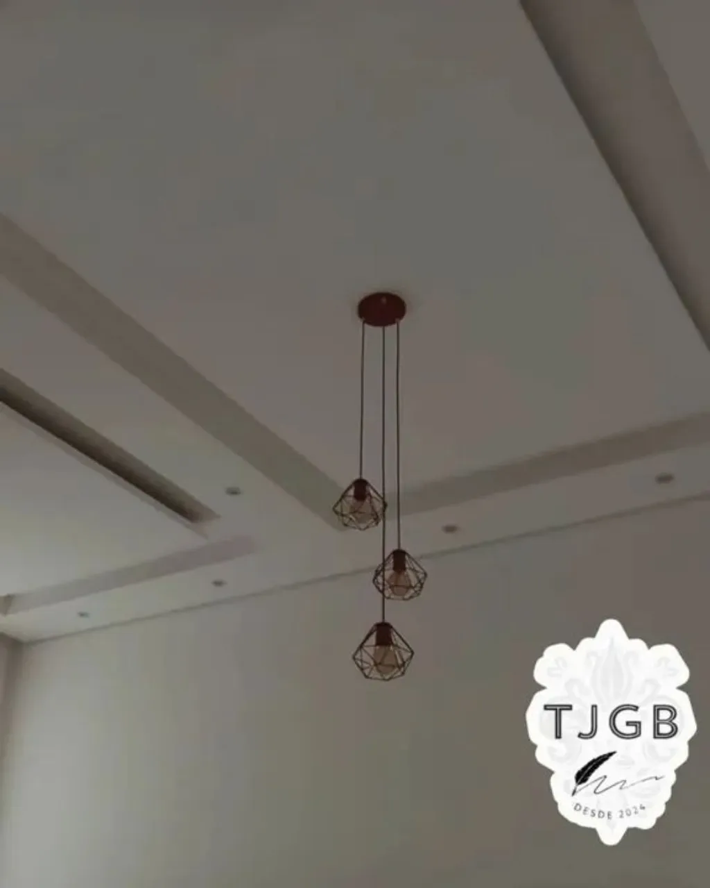 Imagem Casa em Condomínio à Venda em Sorocaba-SP: 3 Quartos, 1 Suíte, 2 Banheiros, 2 Vagas de Garagem e 140m² no Jardim Novo Horizonte!