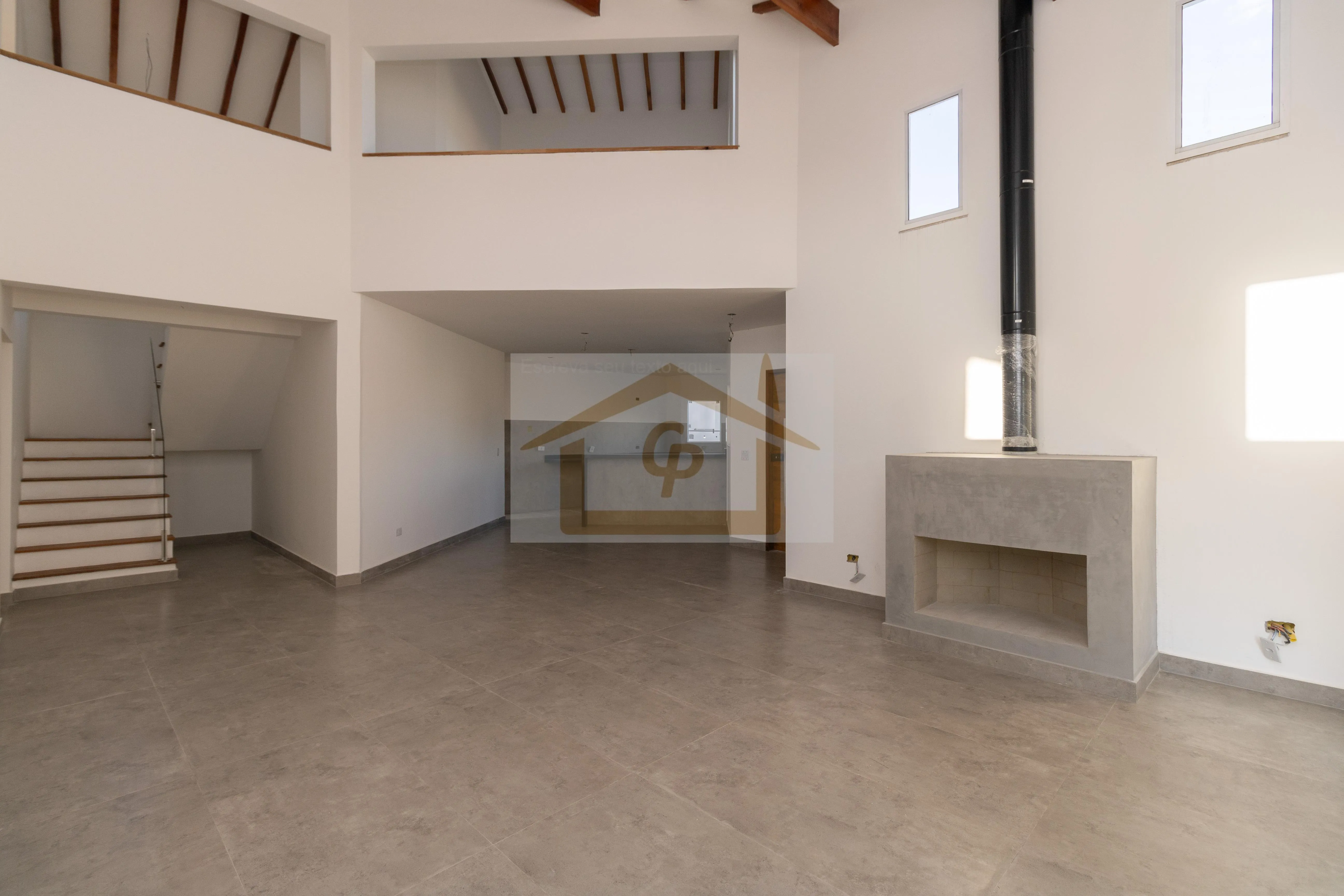 Imagem terreno 1000 metros, Casa com 2 suítes no andar térreo + um suíte no superior *varanda