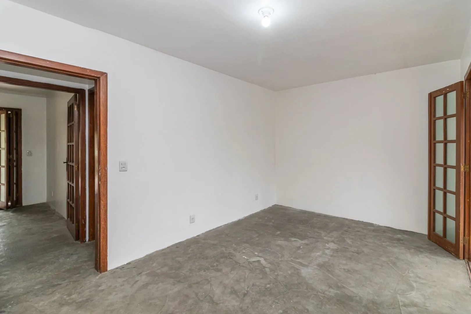 Imagem Casa no bairro Sarandi com 4 dormitórios e 4 vagas