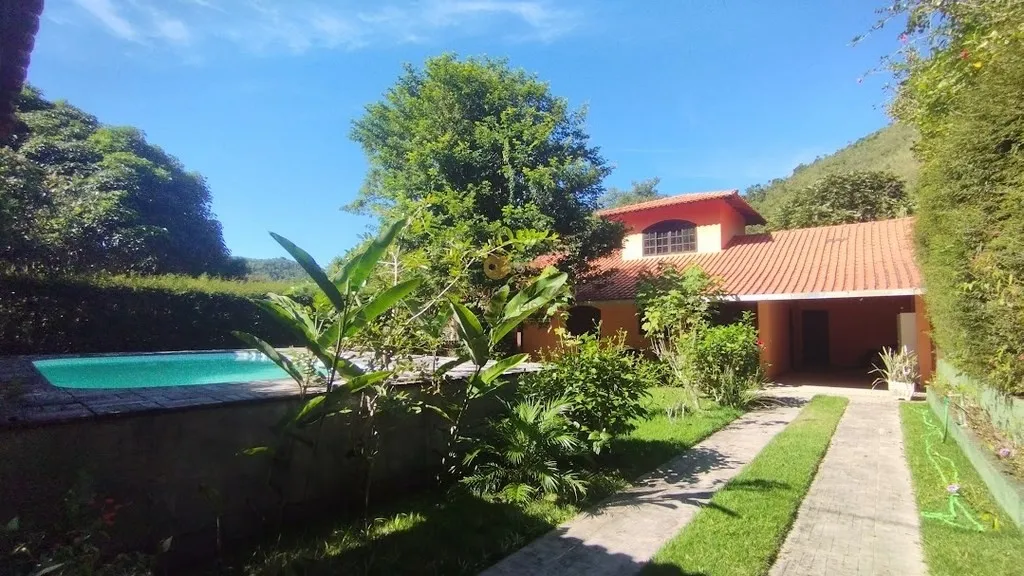 Foto do imóvel Casa em Condomínio para Venda em Teresópolis / RJ em Estrada Caxambu
