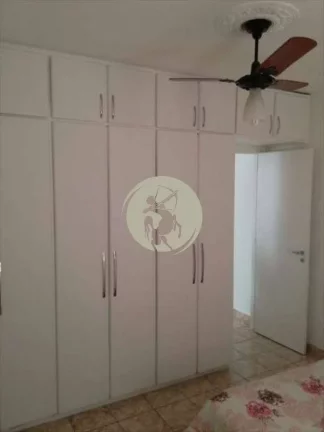 Imagem APARTAMENTO NO PRIMEIRO ANDAR EM PRÉDIO DE 3 ANDARES SEM ELEVADOR, COM 2 QUARTOS AMPLOS AMBOS COM A...