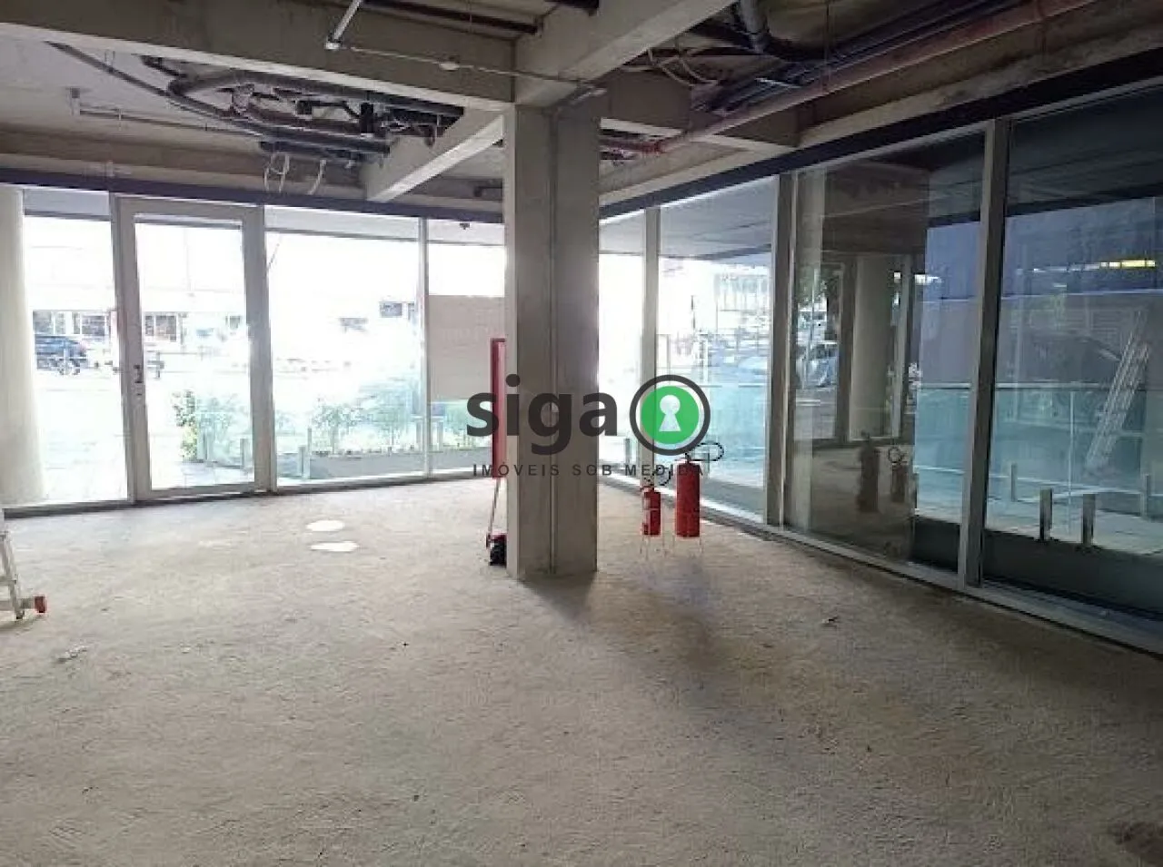 Imagem Loja para locação com 389m², 2 banheiros, fachada Ativa, em Pinheiros, no contrapiso