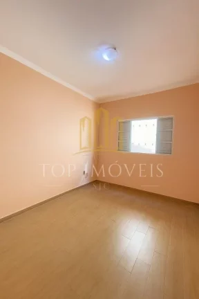 Imagem Ótima casa terrea de 2 quartos no Bosque dos Eucaliptos