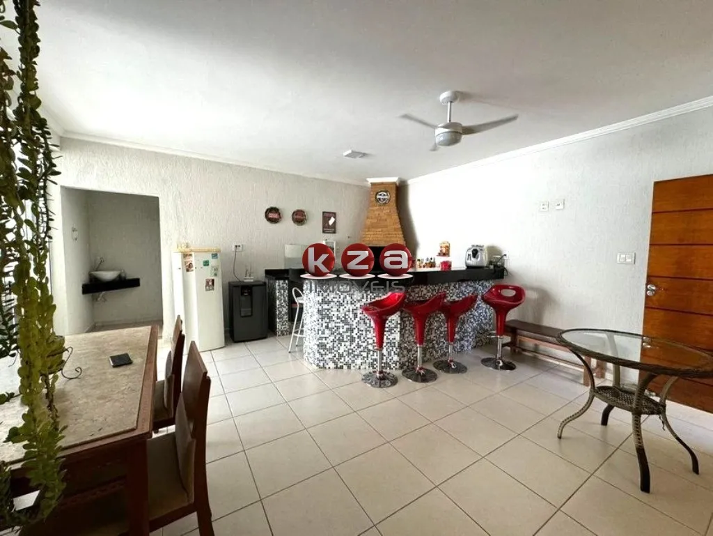 Imagem Casa a venda em condomínio em Valinhos-SP, fácil acesso para rodovias e Campinas: 3 quartos, 1 suite, 3 salas, 4 banheiros, 2 vagas.