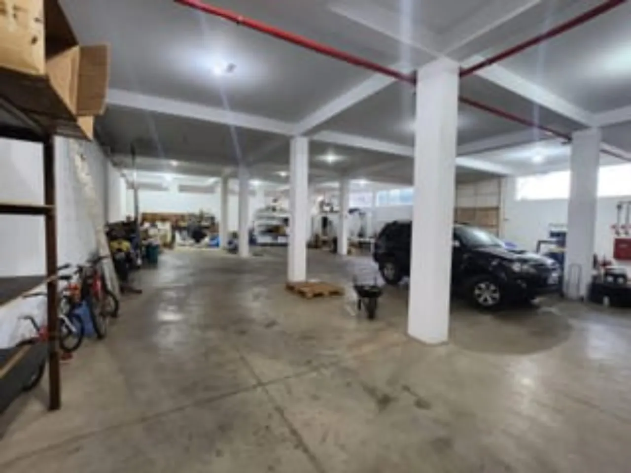 Imagem Galpão Comercial de Alto Padrão na Vila Nova Sorocaba: 5 Salas, 5 Banheiros, 10 Vagas de Garagem, 1.327m². Venda ou Locação!