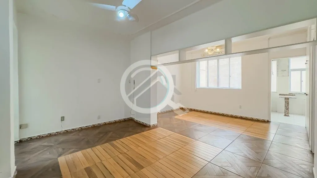 Imagem Ótima oportunidade na Cidade Baixa! Apartamento de 3 dormitórios, sendo 2 suítes, desocupado, hal...