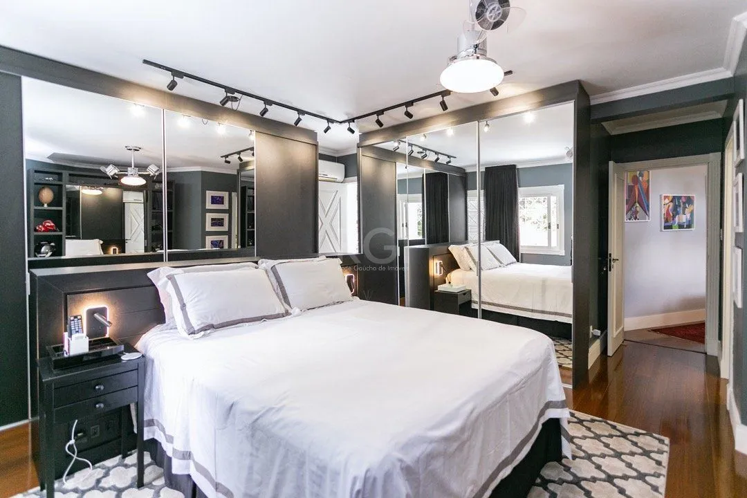 Imagem Casa para Venda - 288.88m², 3 dormitórios, sendo 3 suites, 4 vagas - Vila Conceição