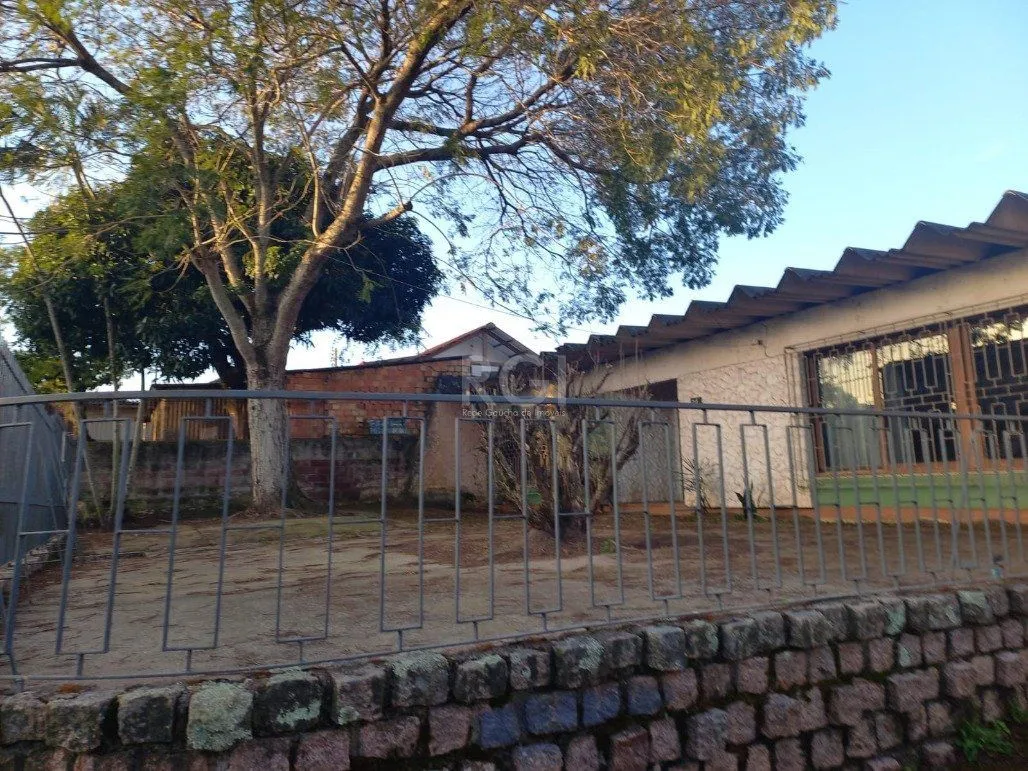 Imagem Casa para Venda - 256.44m², 4 dormitórios, sendo 1 suites, 4 vagas - Cavalhada