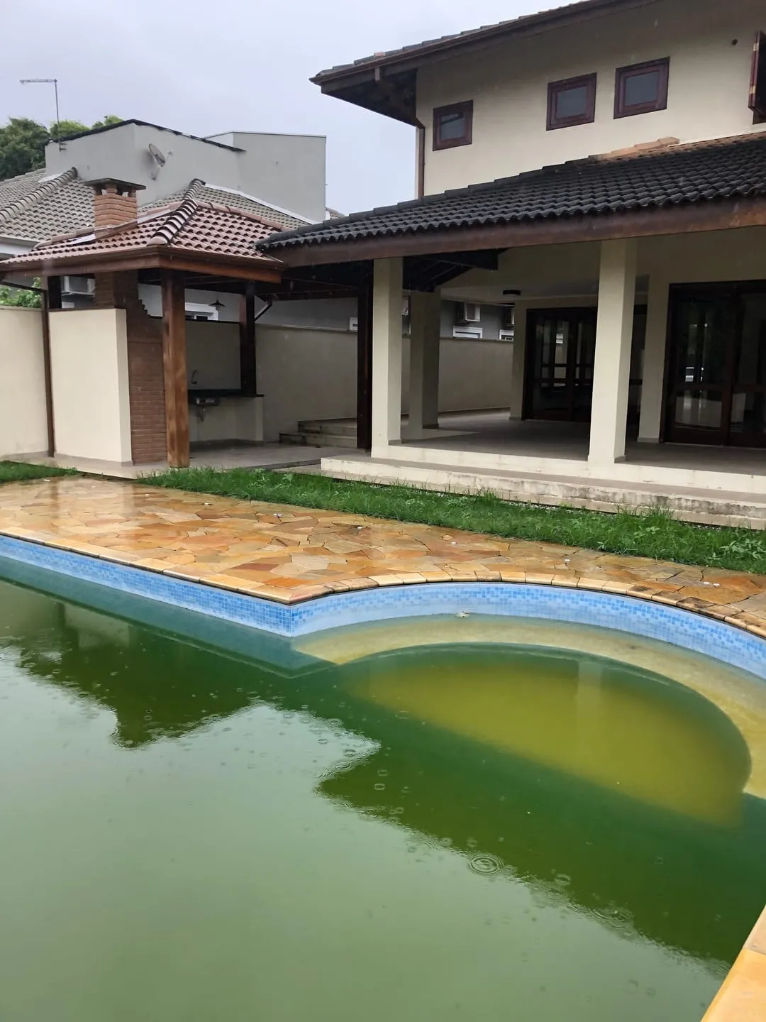 Imagem Casa à venda 3 Quartos, 3 Suites, 4 Vagas, 700M², Nossa Senhora do Perpétuo Socorro, Pindamonhangaba - SP