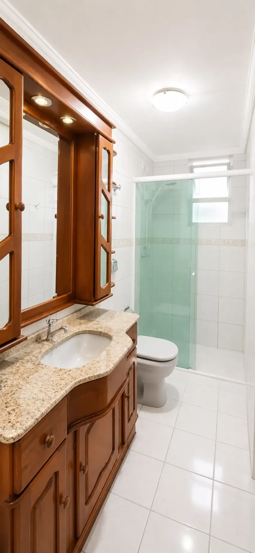 Imagem Apartamento com 2 Quartos à Venda, Locação ou Temporada, 87 m² em Centro - Florianópolis