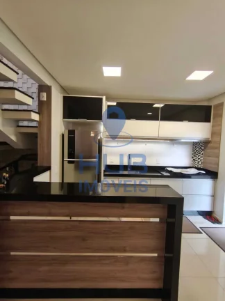 Imagem Casa mobiliada com 2 dormitórios sendo 1 suíte e 1 vaga de garagem no bairro Vila Nova em Joinville