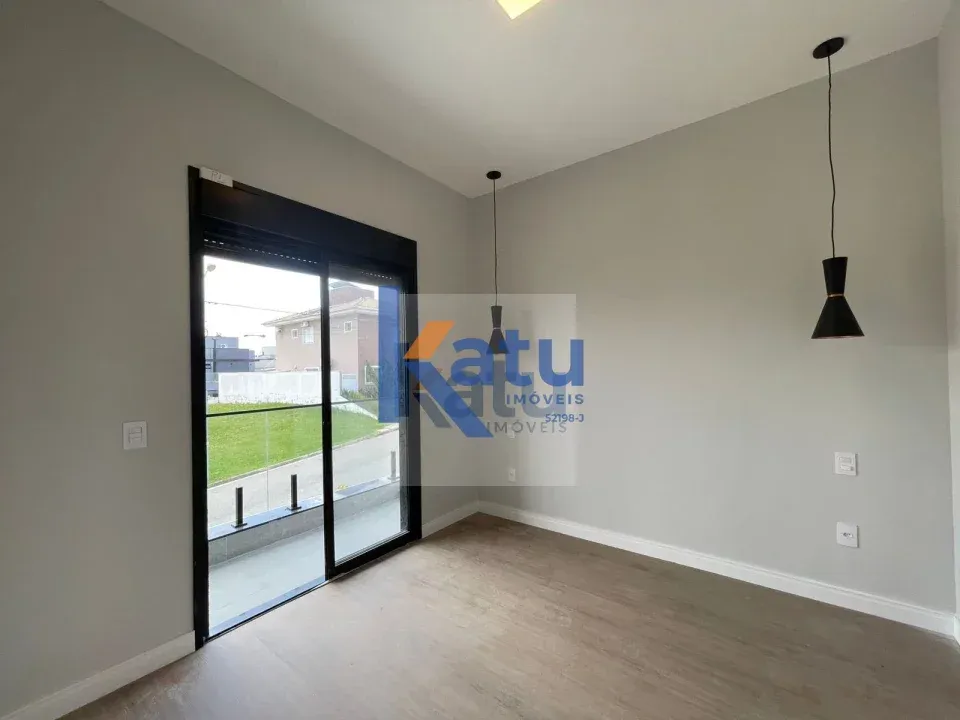Imagem CASA À VENDA NO BAIRRO ELOY CHAVES - CONDOMÍNIO RESERVA ERMIDA - JUNDIAÍ/SP

Imóvel com 196 m² ...