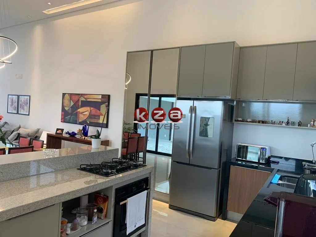 Imagem Casa à venda no Bairro Pinheirinho em Vinhedo com 2 quartos sendo 1 suíte, 2 vagas, 149 m². Aproveite!