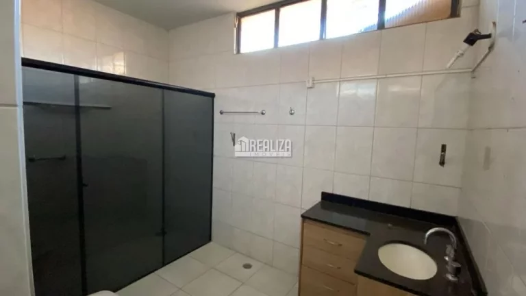 Imagem Casa à venda no bairro São Benedito, Uberaba: 4 dormitórios, 2 suítes, área de lazer