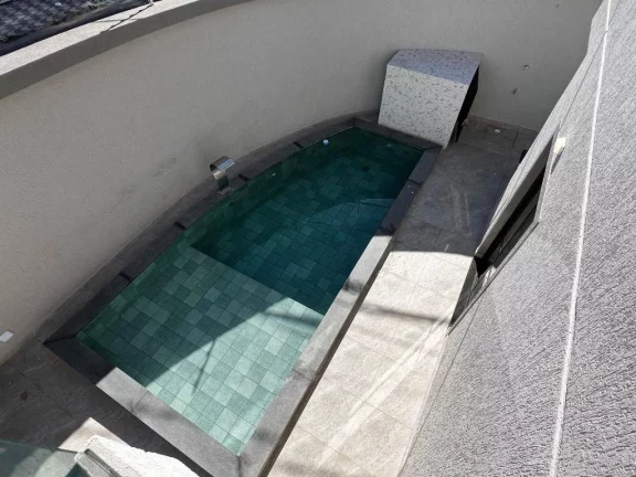 Imagem Sobrado com 3 dormitórios à venda, 127 m² por R$ 990.000,00 - Vila Guilhermina - Praia Grande/SP
