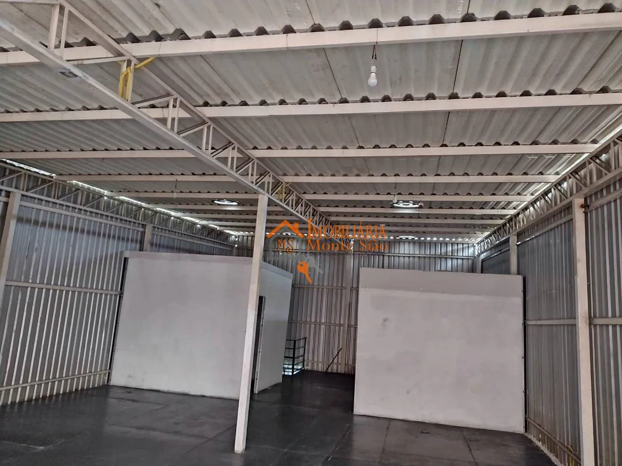 Imagem Galpão à venda, 290 m² por R$ 800.000,00 - Jardim Rosa de Franca - Guarulhos/SP