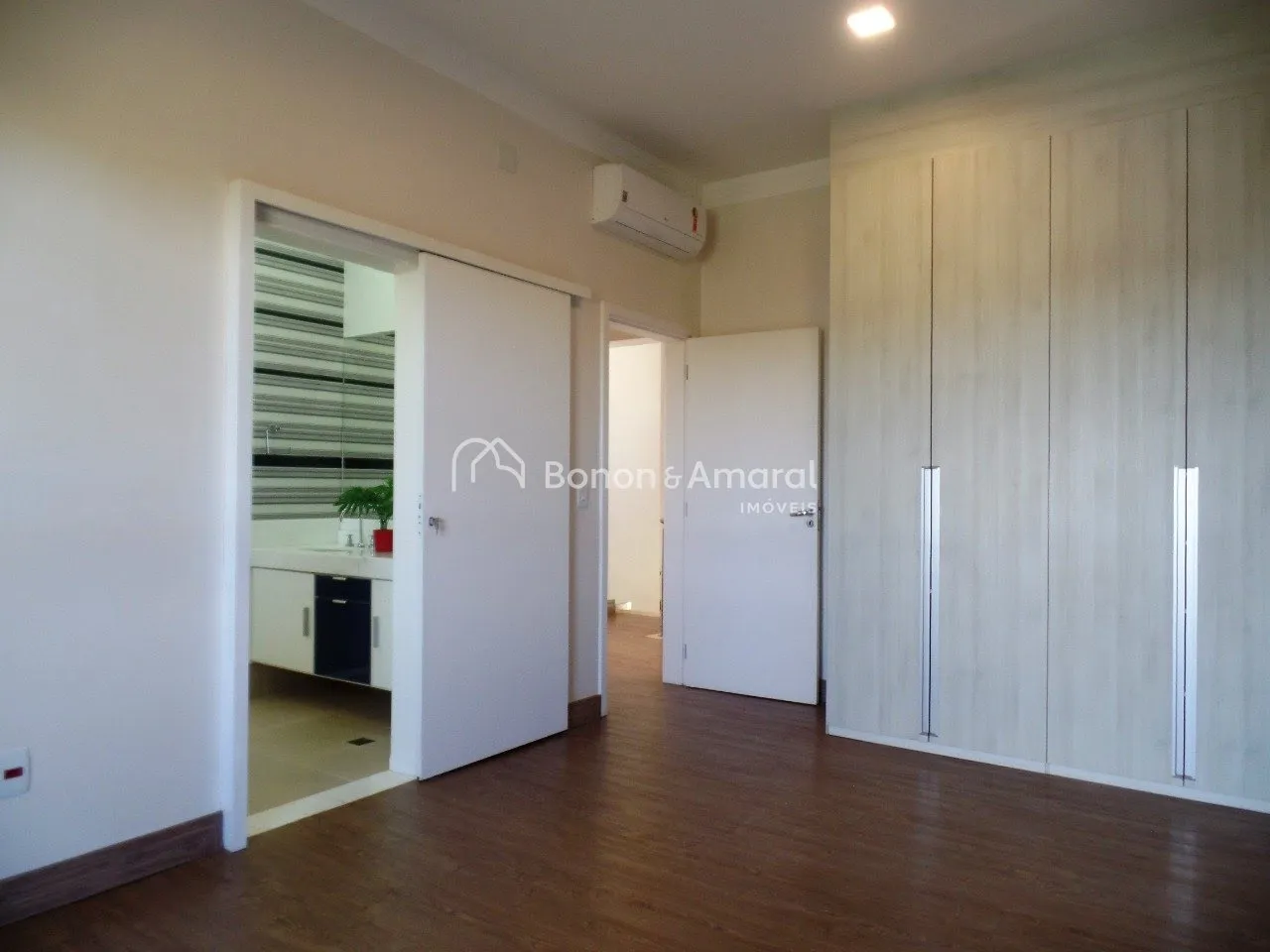 Imagem Casa em Condomínio no Parque das Quaresmeiras, Campinas