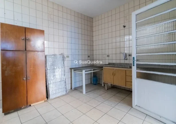 Imagem Galpão Comercial mais 4 Salas e Imóvel nos Fundos - Localização Estratégica