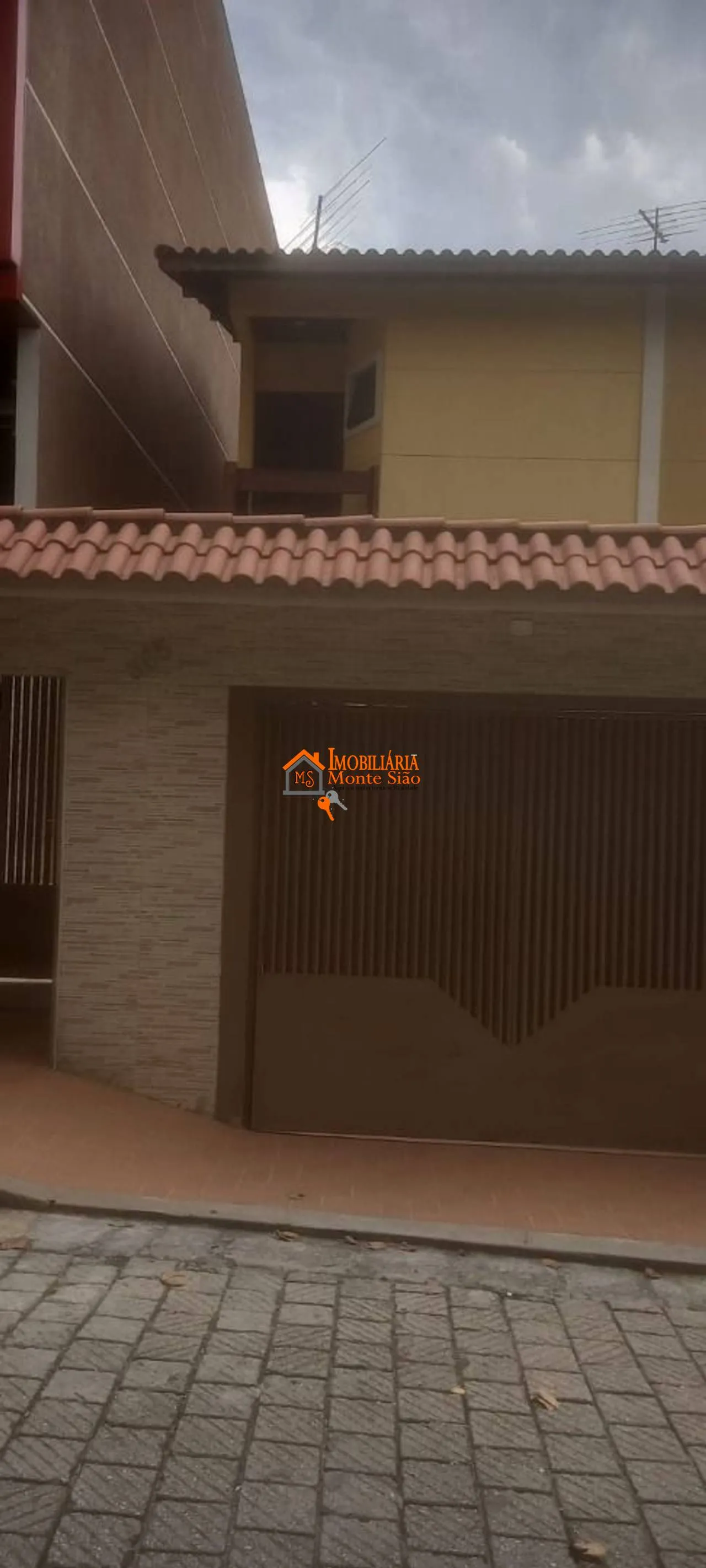 Foto do imóvel Sobrado com 3 dormitórios à venda, 222 m² por R$ 1.220.000,00 - Vila Augusta - Guarulhos/SP