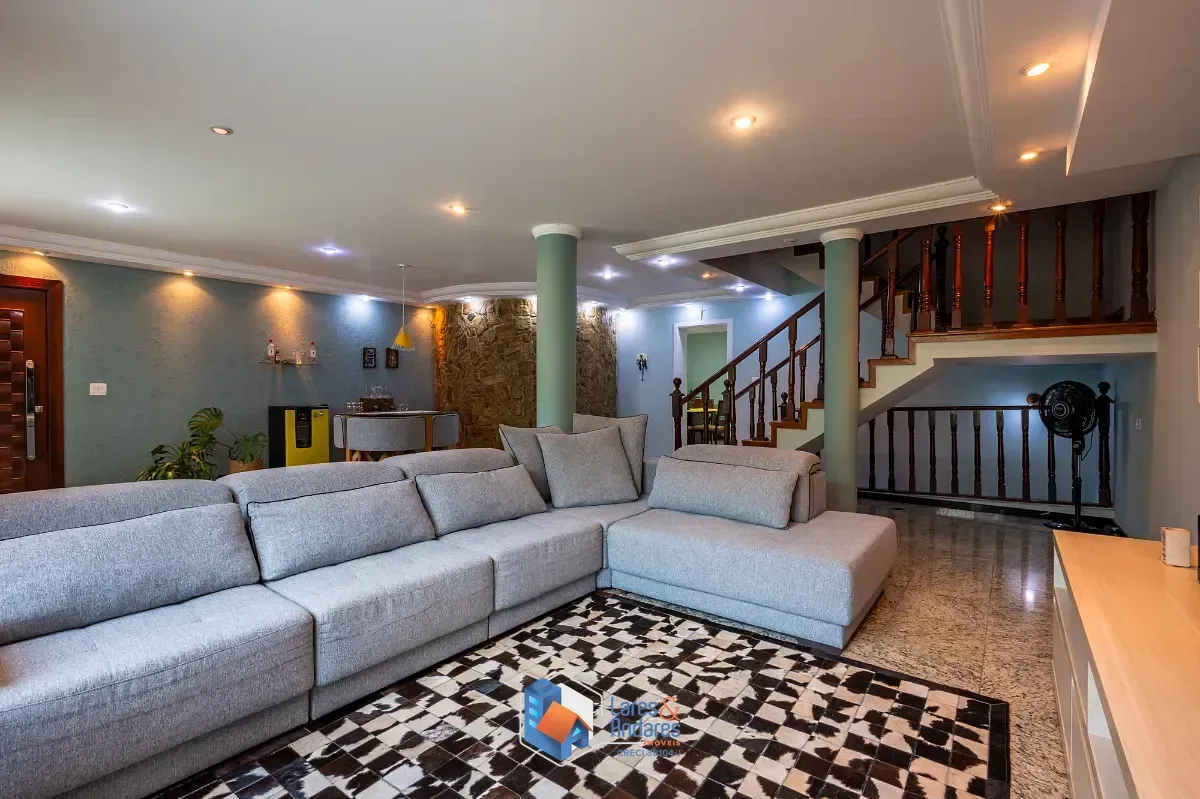 Imagem Sobrado para venda em Vila Esperança com 4 quartos, sendo 1 suíte, 328m²