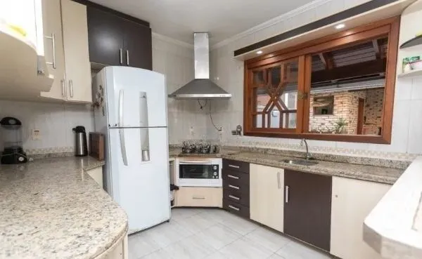 Imagem Casa sobrado no bairro Ecoville de 3 dormitórios e 4 vagas