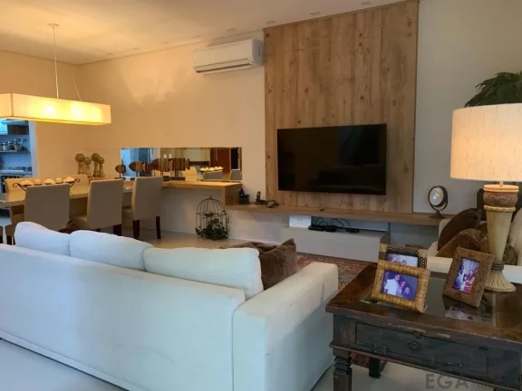 Imagem Casa Avenda Em Condominio de Alto Padrão