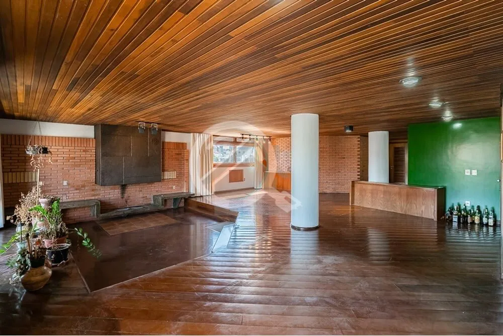 Imagem Excelente Oportunidade para Reforma Amplo apartamento de 232m² localizado na Rua João Abott, no ba...