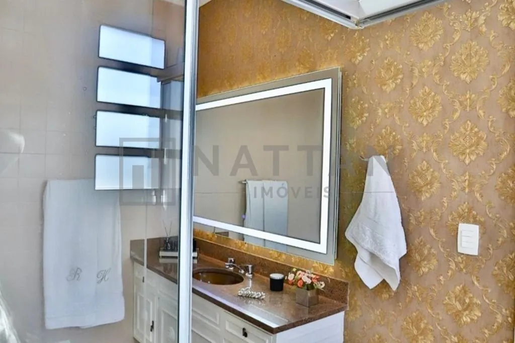 Imagem Sobrado à venda no Anália Franco com 320 m², 3 dormitórios e escritório independente