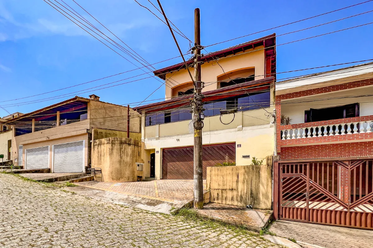 Imagem Casa para venda em Centro Alto com 4 quartos, sendo 1 suíte, 285m2