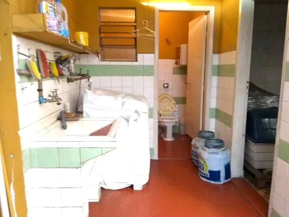 Imagem SOBRADO À VENDA, COM 267M² COM 3 DORM (1 SUÍTE), SALÃO GRANDE COM WC, 3 VAGAS DE GARAGEM COM ARMÁRIOS EMBUTIDOS NOS QUARTOS. - PRÓXIMO METRÔ VL MADALENA