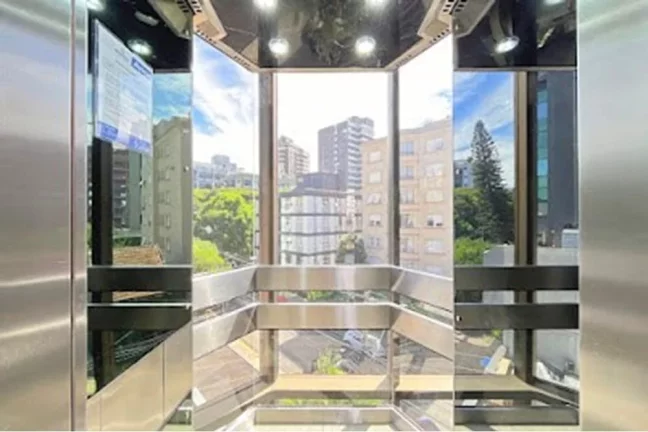 Imagem Sala para venda no bairro Moinhos de Vento em Porto Alegre