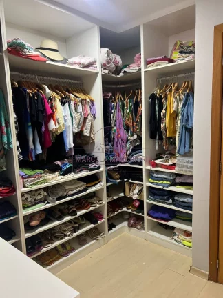 Imagem Apartamento de 3/4 com suíte e Closet, varanda com cortina de vidro