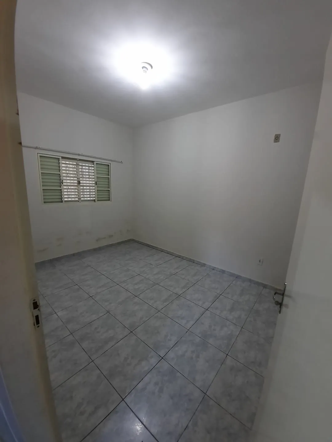 Imagem Casa à venda 3 Quartos, 2 Vagas, 300M², Laerte Assunção, Pindamonhangaba - SP
