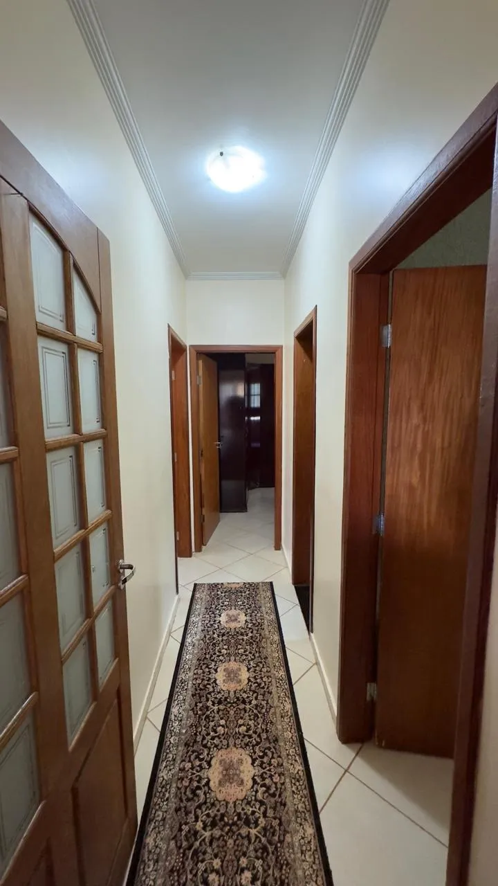 Imagem Imperdível casa de 5 quartos em condomínio no Estribo, Avaré-SP: 1 suíte, 1 sala, 4 banheiros, 4 vagas, 265m².