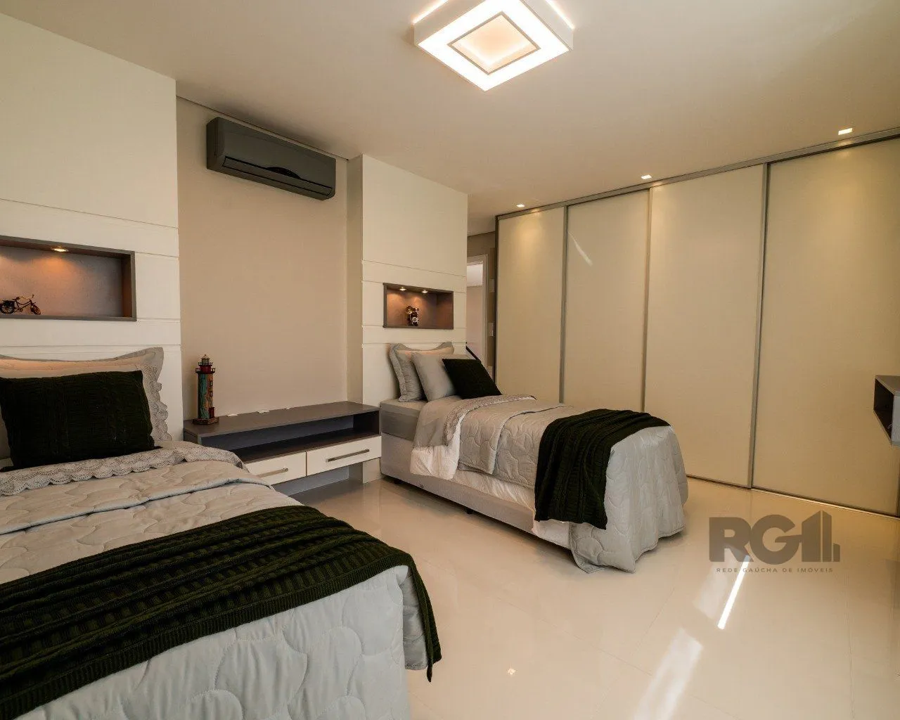 Imagem Casa de Condomínio em Atlântida Sul