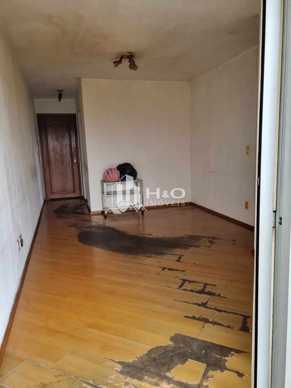 Imagem Apartamento à venda no bairro da Penha - 2 dormitórios (1 suíte), sacada e 2 vagas