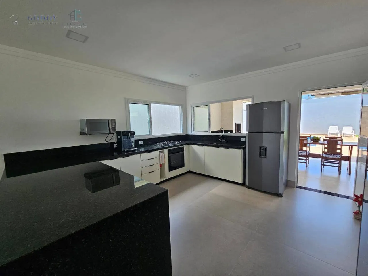 Imagem Casa moderna de alto padrão em condomínio fechado - 4 suítes - Ubatuba