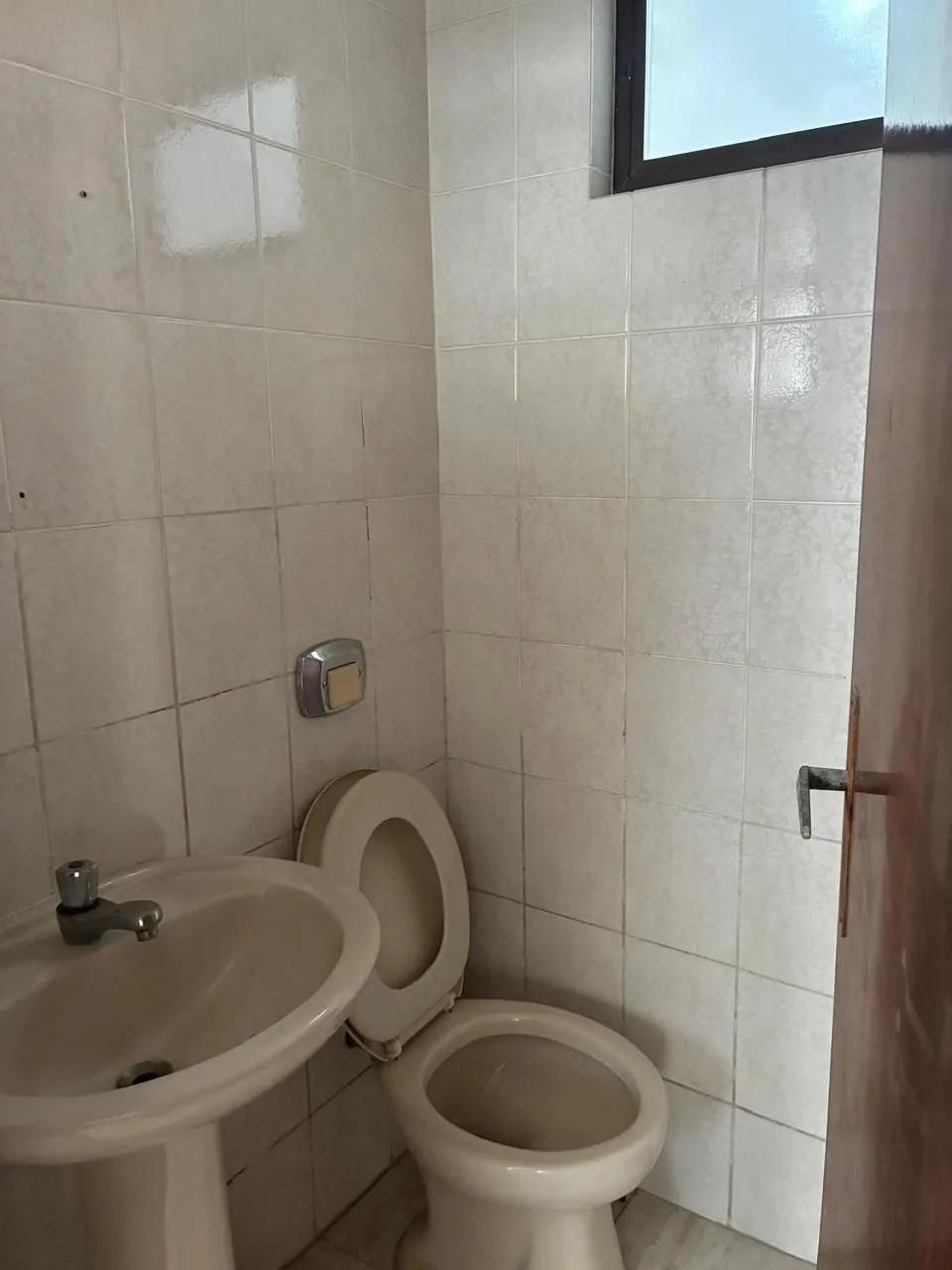 Imagem Excepcional Apartamento com 3 dormitórios no centro de Canoas.