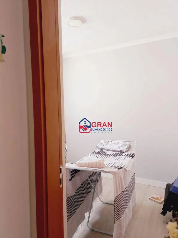Imagem Lindo Apartamento com 2 dormitórios