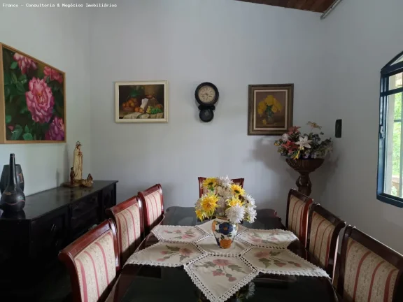 Imagem Casa para Venda em Arujá, Granjas Urupes, 5 dormitórios, 2 suítes, 6 banheiros, 4 vagas