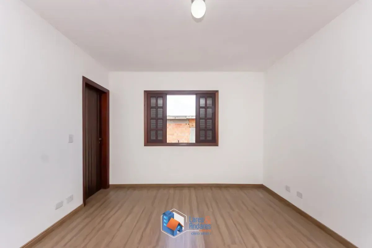 Imagem Sobrado para venda em Jardim Londrina com 4 quartos, sendo 1 suíte, 340m²
