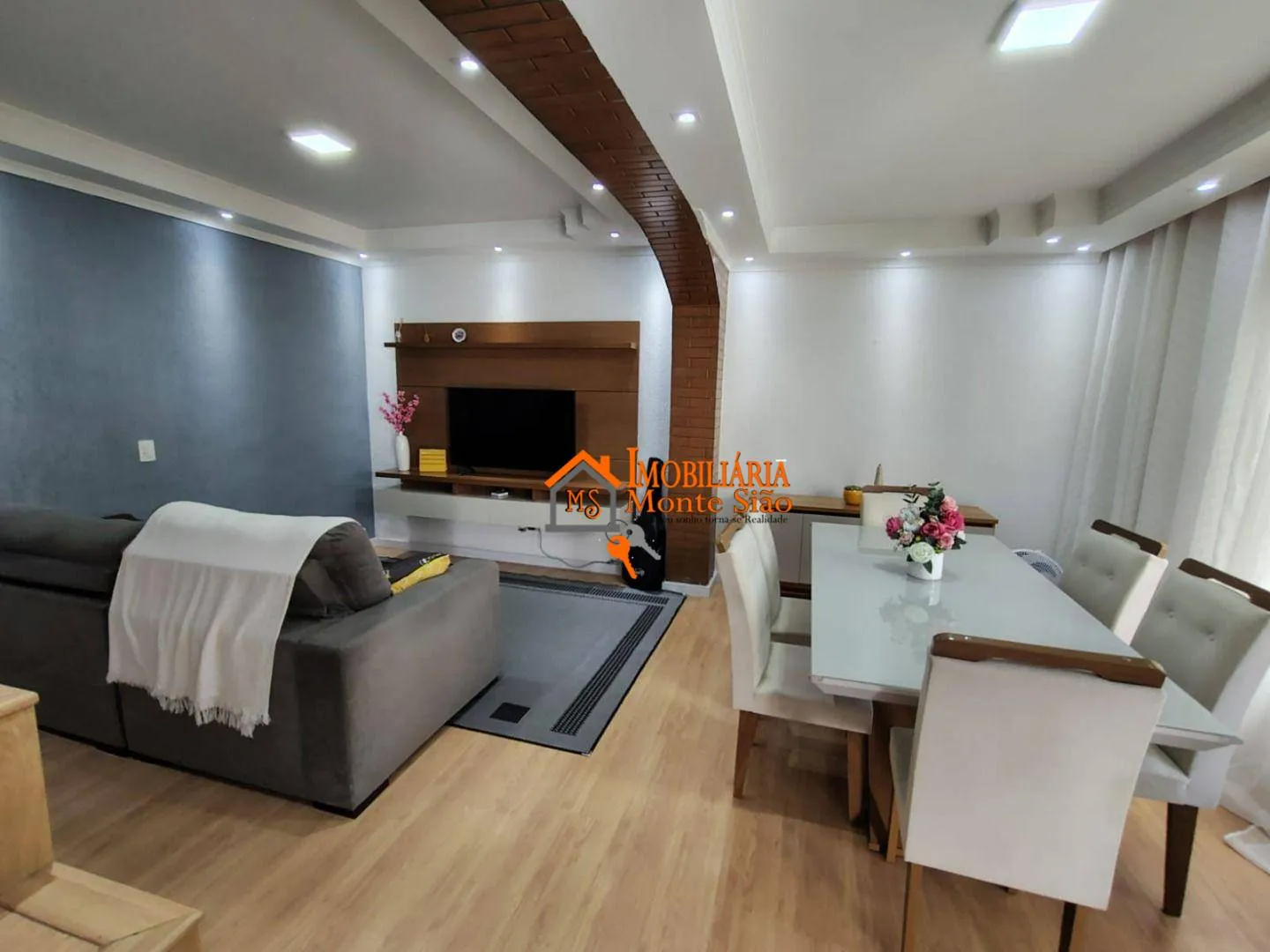 Imagem Sobrado com 3 dormitórios à venda, 167 m² por R$ 849.000,00 - Jardim Adriana - Guarulhos/SP