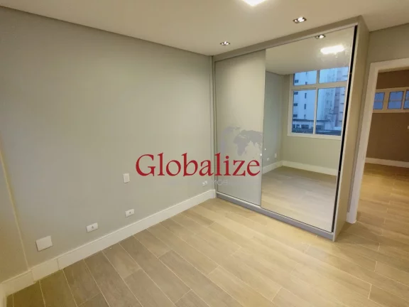 Imagem LINDO apartamento de 2 dormitórios todo reformado e planejado PORTEIRA FECHADA no bairro do Boqueirão em Santos (SP) por R$.700.000,00 com vista l