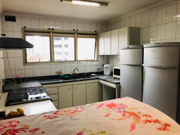 Imagem Apartamento à venda em Santo Amaro com 4 suítes, 4 vagas, 206m²